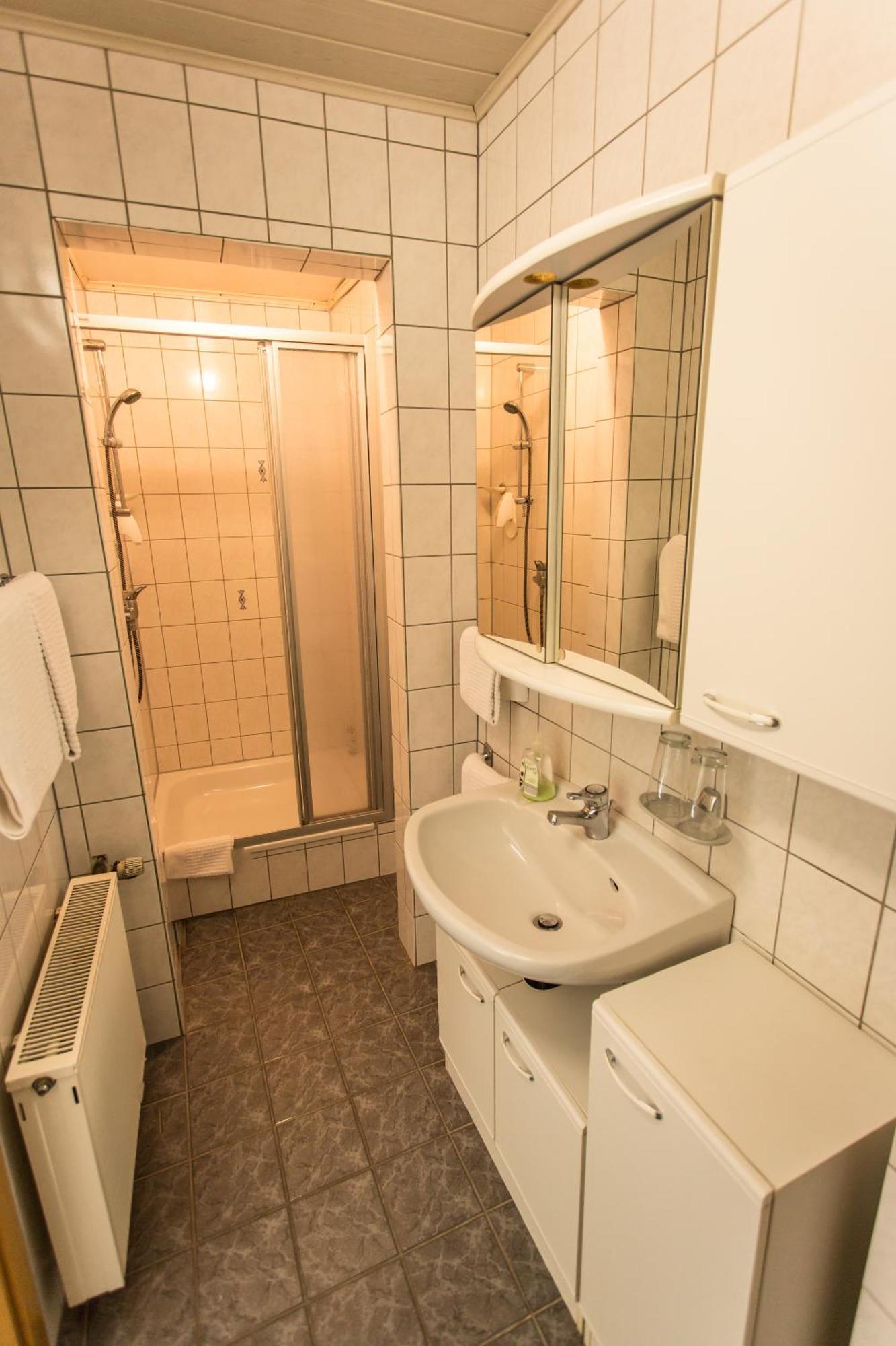 Hotel Leyscher Hof Leutesdorf Oda fotoğraf